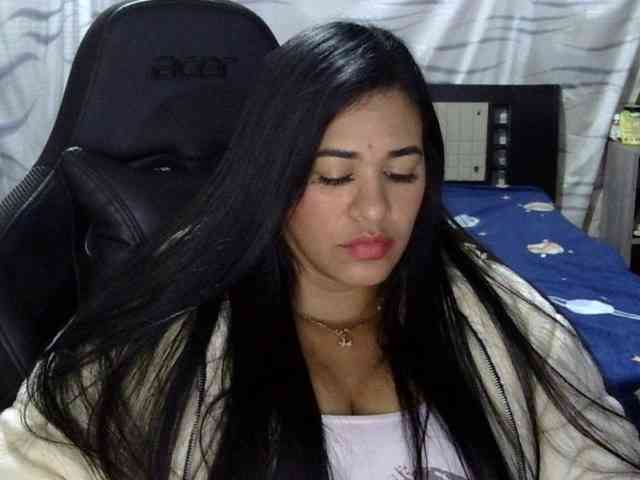 Letty33 webcam