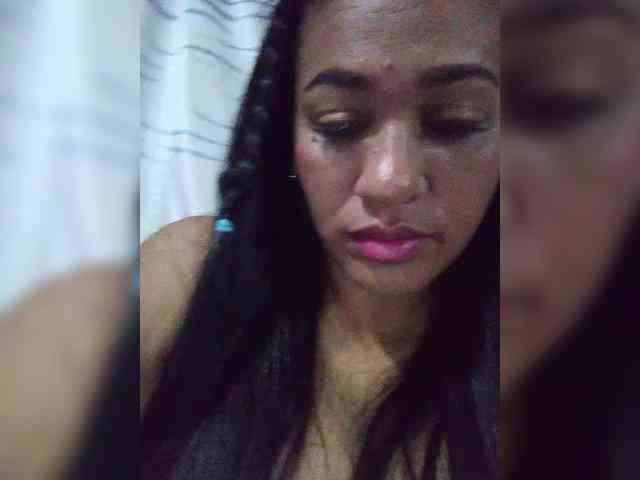 Letty33 webcam