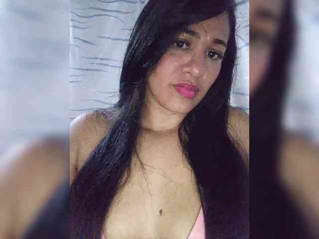 Letty33 webcam