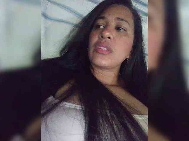Letty33 webcam