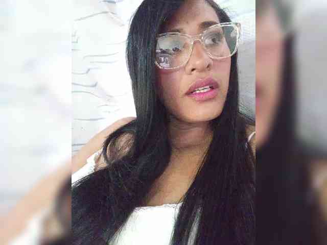 Letty33 webcam