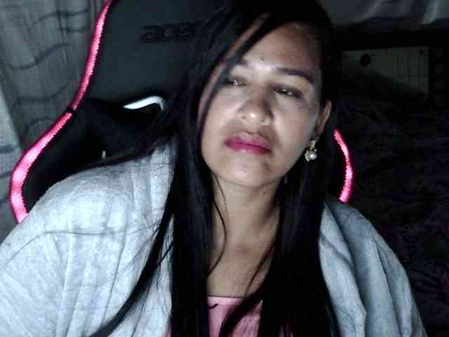 Letty33 webcam
