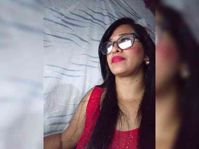 Letty33 webcam