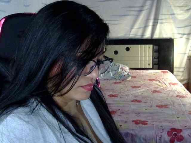 Letty33 webcam