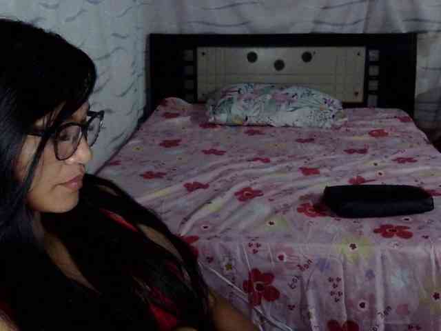 Letty33 webcam