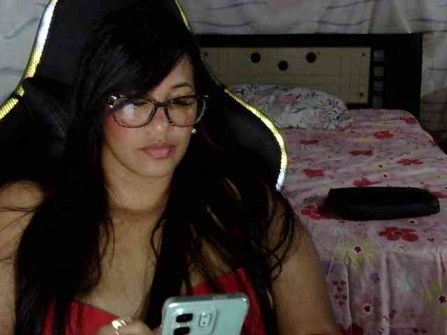 Letty33 webcam