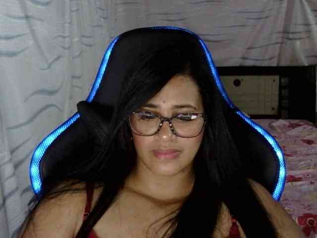 Letty33 webcam