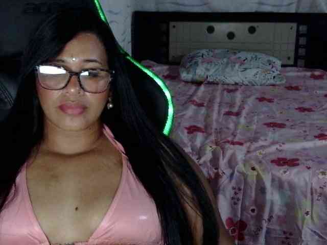 Letty33 webcam