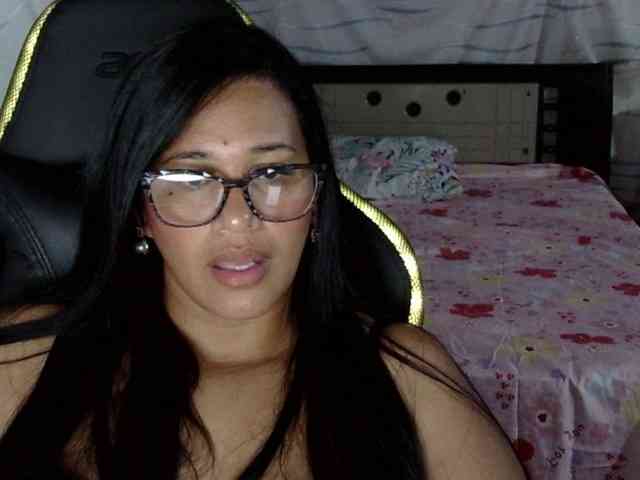Letty33 webcam