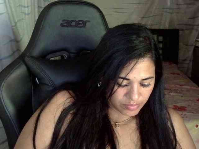 Letty33 webcam
