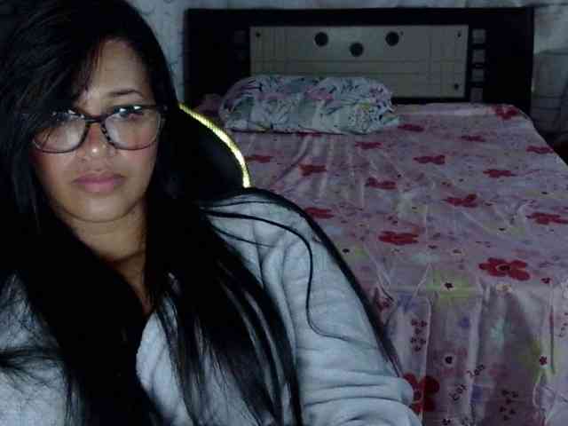 Letty33 webcam