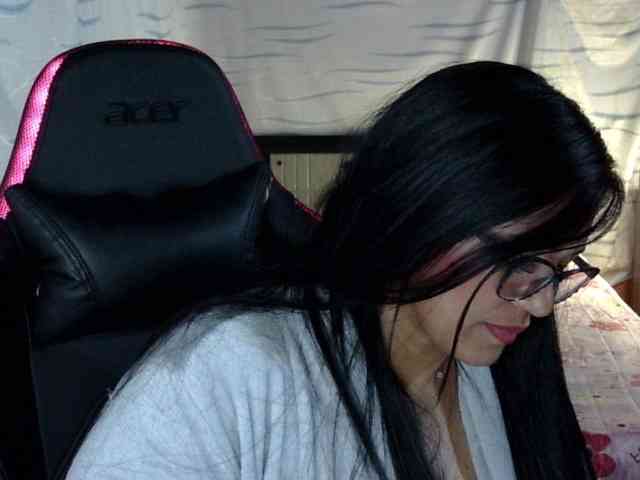 Letty33 webcam