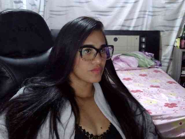 Letty33 webcam