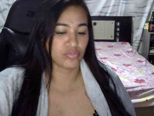 Letty33 webcam