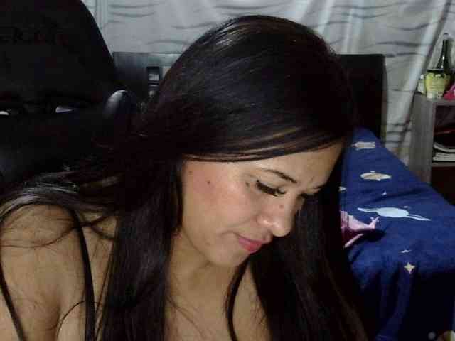 Letty33 webcam