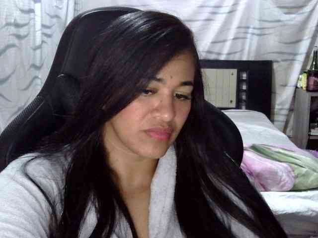 Letty33 webcam