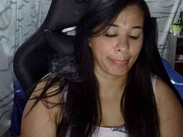 Letty33 webcam