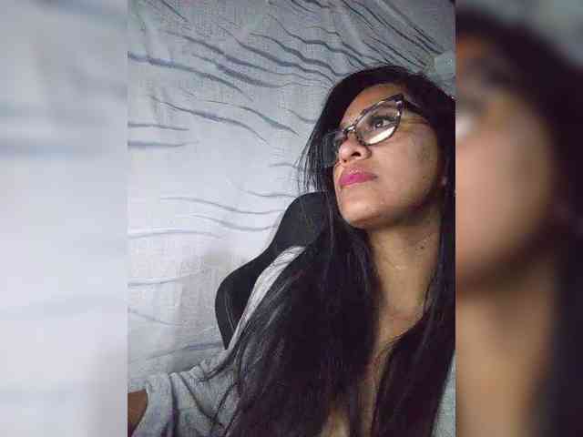 Letty33 webcam