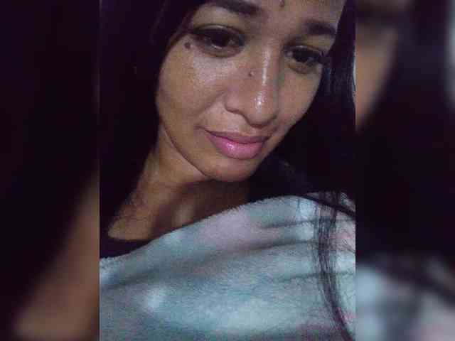 Letty33 webcam