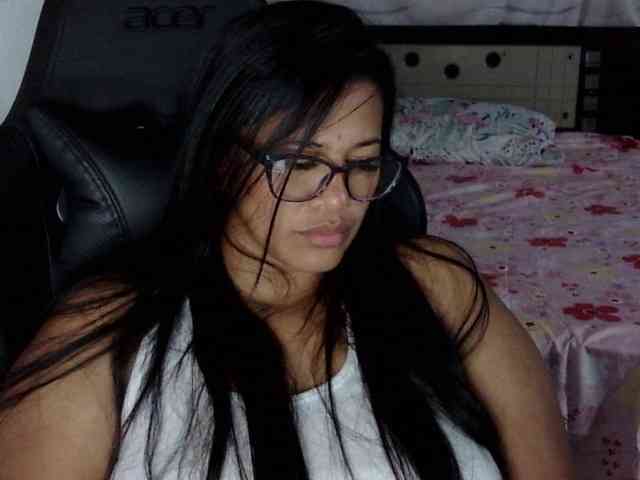 Letty33 webcam