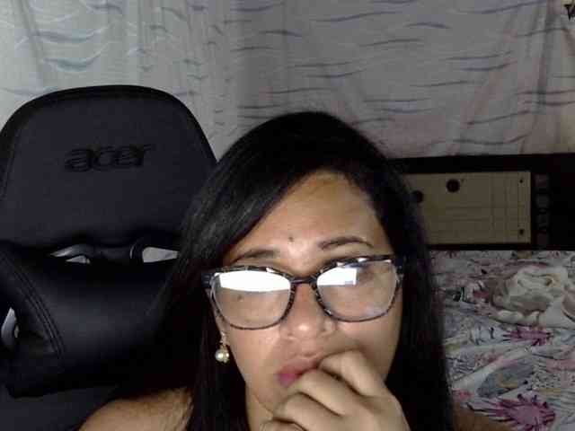 Letty33 webcam