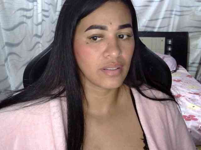 Letty33 webcam