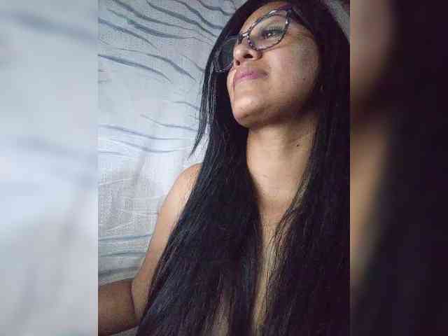 Letty33 webcam