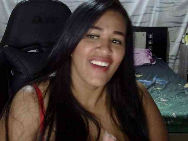 Letty33 webcam