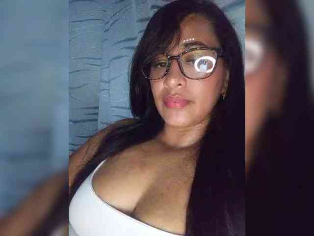 Letty33 webcam