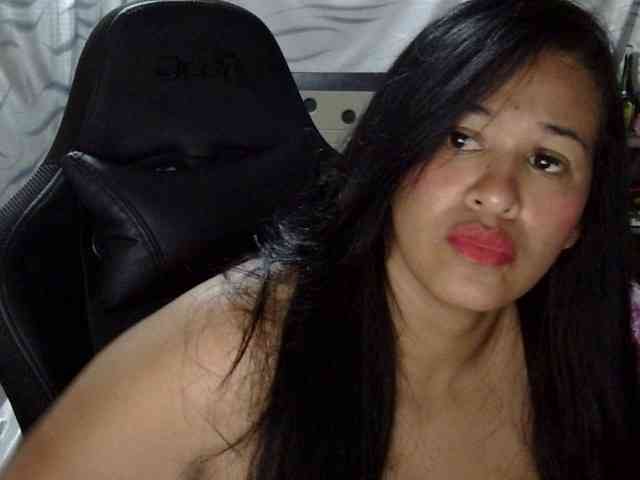 Letty33 webcam