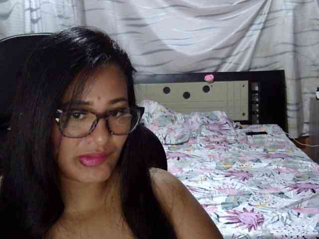 Letty33 webcam