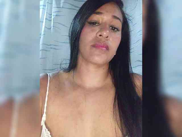 Letty33 webcam