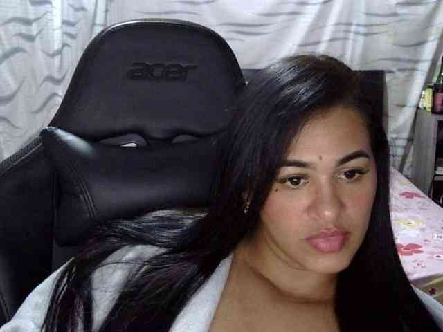 Letty33 webcam