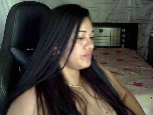 Letty33 webcam
