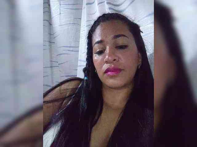 Letty33 webcam