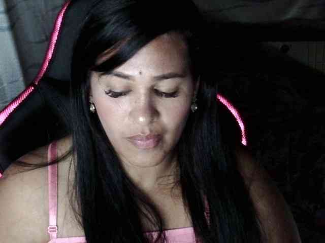 Letty33 webcam