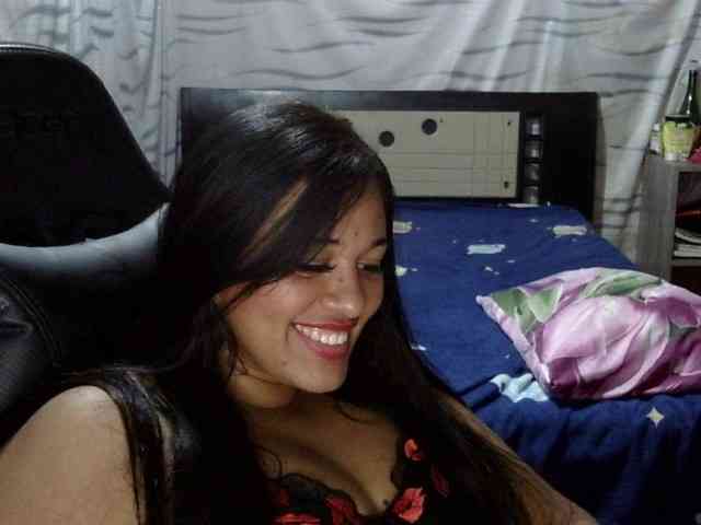 Letty33 webcam