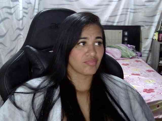 Letty33 webcam