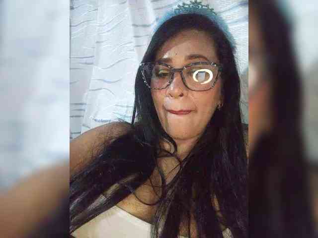 Letty33 webcam