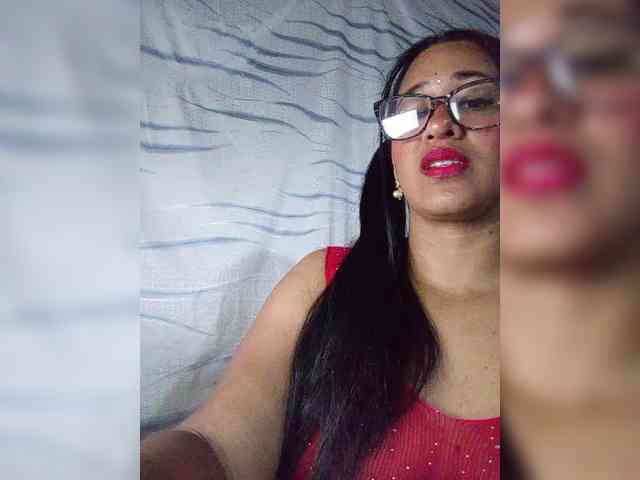 Letty33 webcam