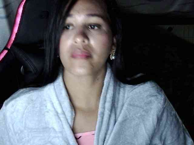 Letty33 webcam