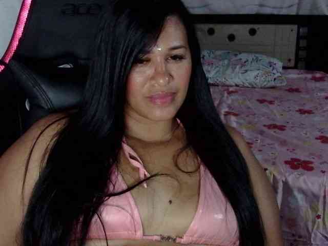Letty33 webcam
