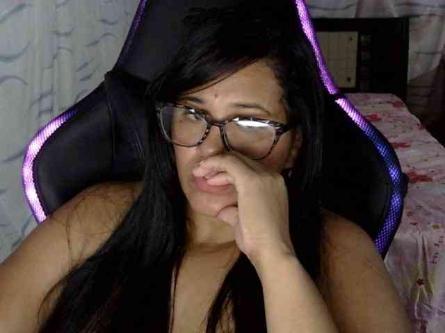 Letty33 webcam