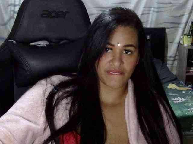 Letty33 webcam