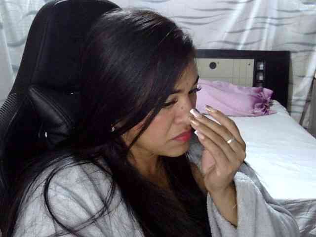 Letty33 webcam