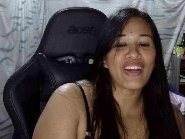 Letty33 webcam