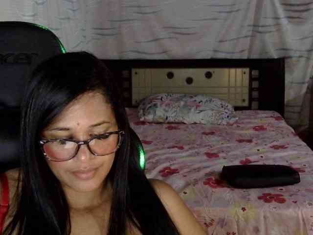 Letty33 webcam