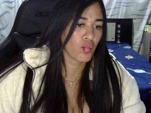 Letty33 webcam