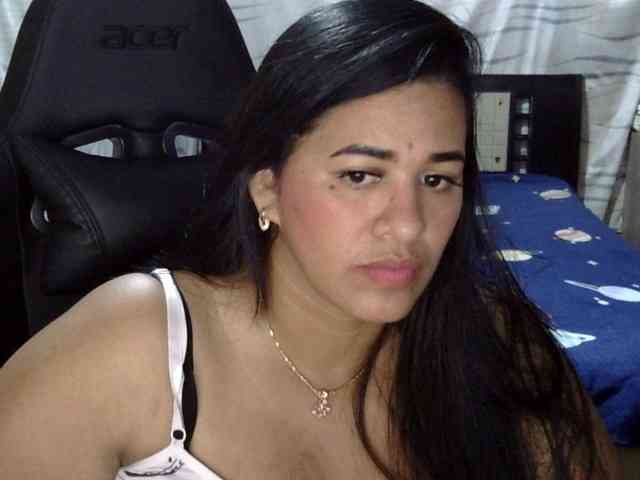Letty33 webcam