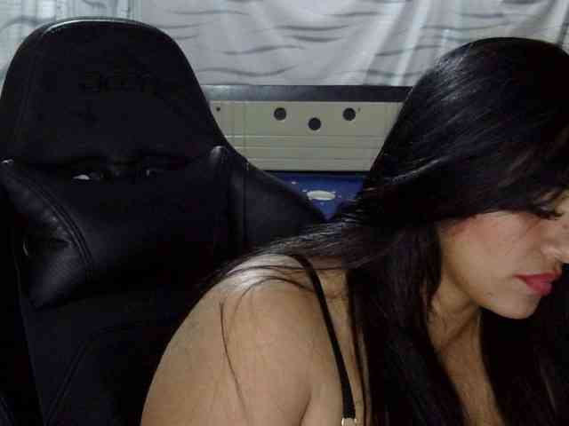 Letty33 webcam